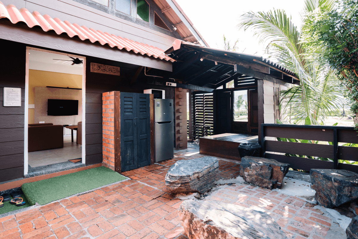 Villa Sawah Erika Compound (1)
